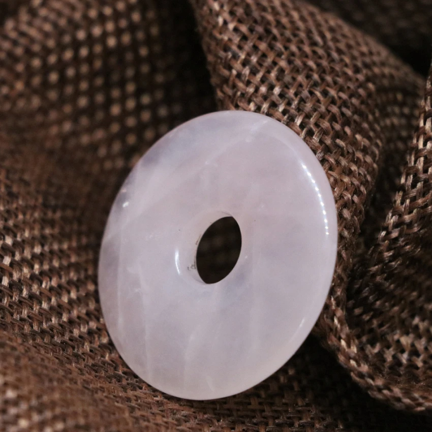 Розовый кристалл кварца нефриты каменный круг круглые на плоской подошве