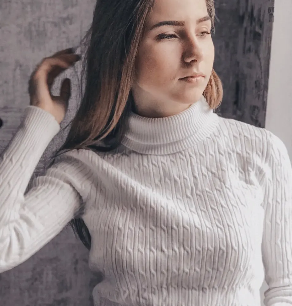 Женский Теплый свитер с высоким эластичным воротником вязаный витой вставкой