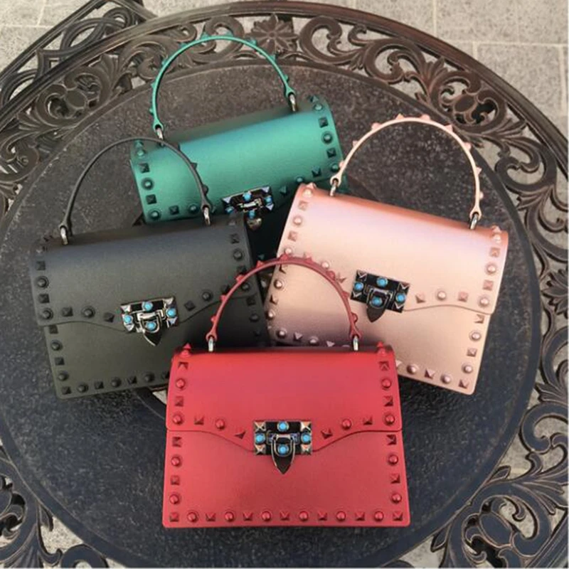 Сумка женская на плечо с заклепками | Багаж и сумки