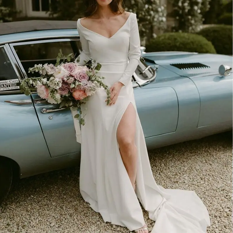 Свадебное платье А силуэта с длинным рукавом и глубоким v образным