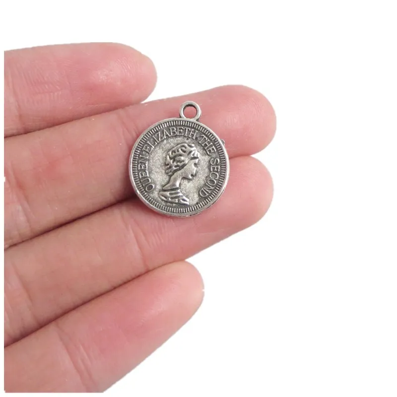 

50pcs Round QUEEN ELIZABETH THE SECOND Coin Charms Pendants For DIY Bracelets Jewelry Findings Making