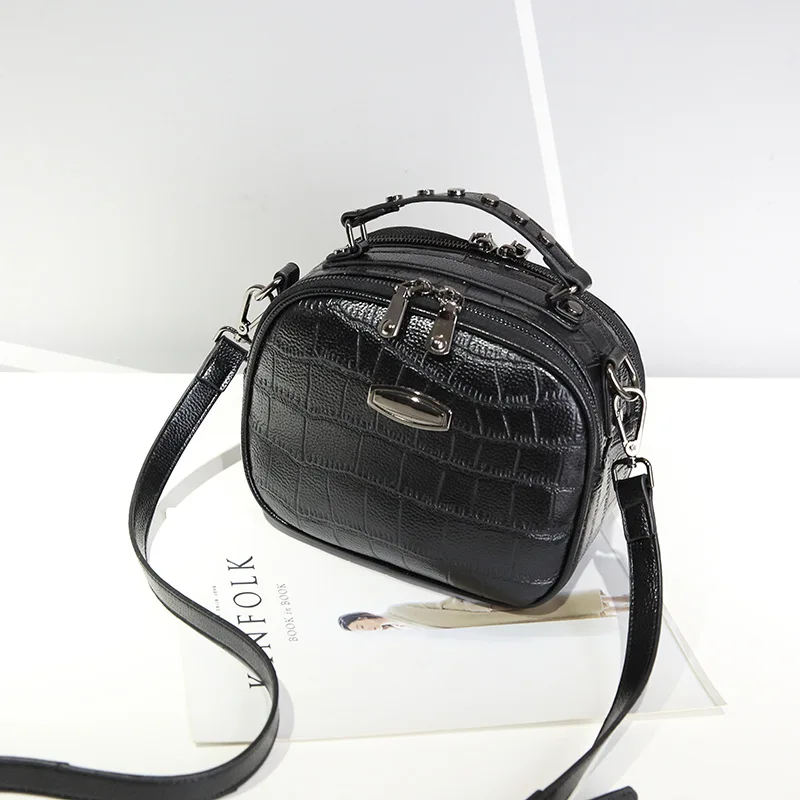 Черный New Women Handbags Leather Zipper Shoulder Bags Female Vintage Clutch Crossbody Messenger Bags Ladies Fashion Small Flap - Цвет: Черный