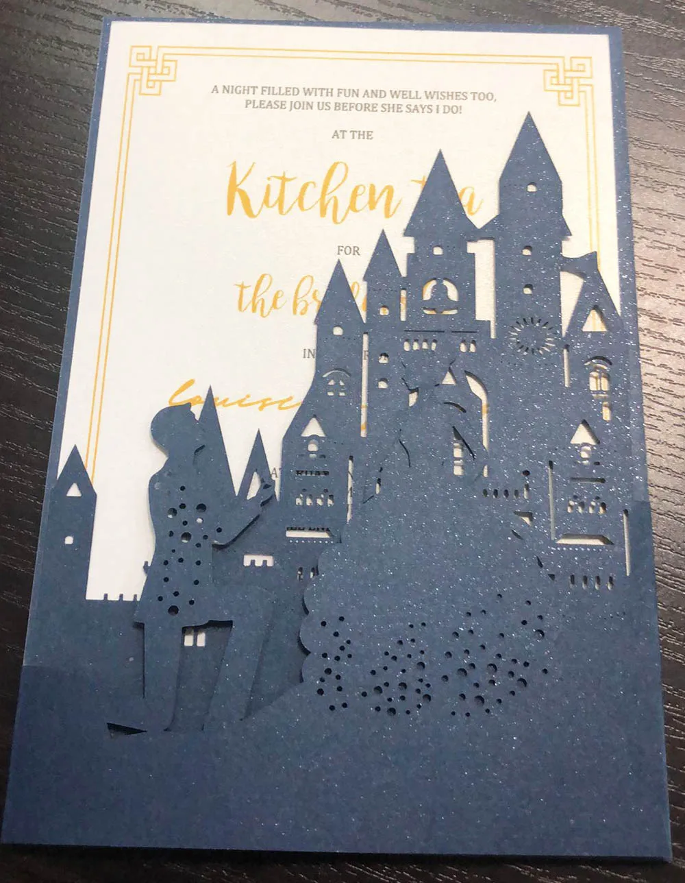 50 шт. темно-синий trifold pocketfold свадебные пригласительные открытки три раза карман лазерная резка замок пригласвечерние ительные открытки вечеринка