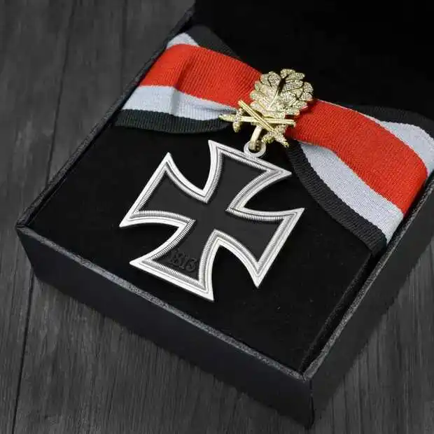 E Высокое качество WW2 немецкие медали knights Corss медали значок с золотыми листьями дуба и лентой с коробкой и гравировкой сертификации - Цвет: E