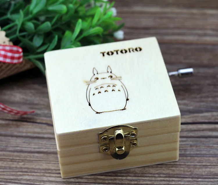2016 Бесплатная доставка деревянная музыкальная шкатулка Hayao Miyazaki Totoro 4 шт./партия