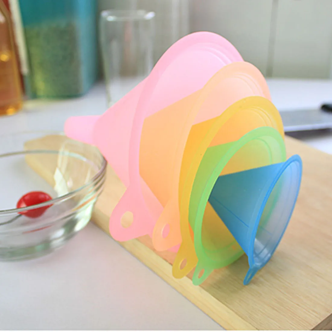 5 шт. Красочные пластиковая воронка Маленький Средний большое разнообразие