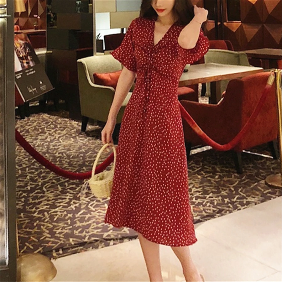 Весенне-летнее трикотажное приталенное платье в гонконгском стиле шикарное