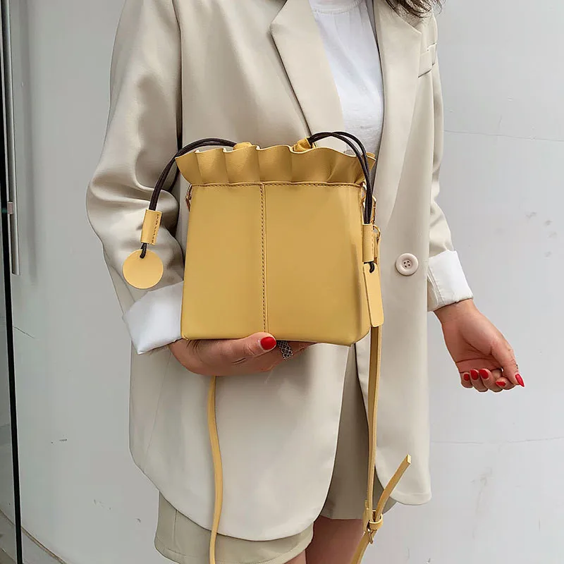 Женская сумка-тоут из искусственной кожи с рюшами однотонная