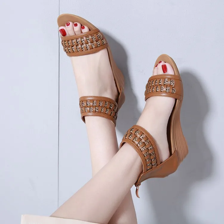 Сандалии женские на танкетке босоножки в римском стиле молнии сзади обувь лето