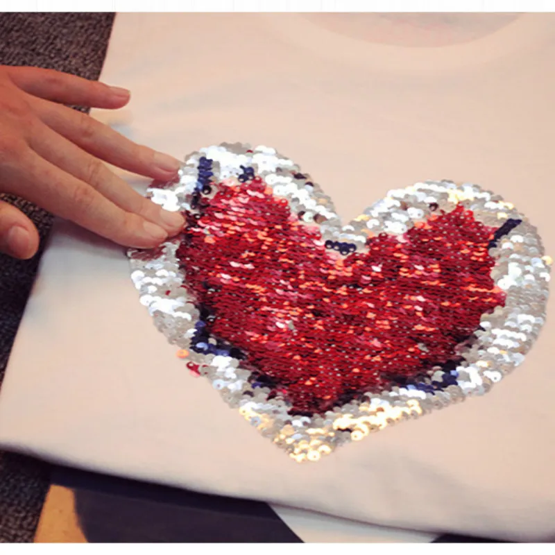 Хлопковая футболка с блестками и сердечками обратимыми буквами волшебным