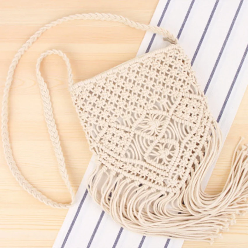 

Hand-woven cotton retro national wind fringed woven bag Mori girl Messenger bag beach holiday straw bag