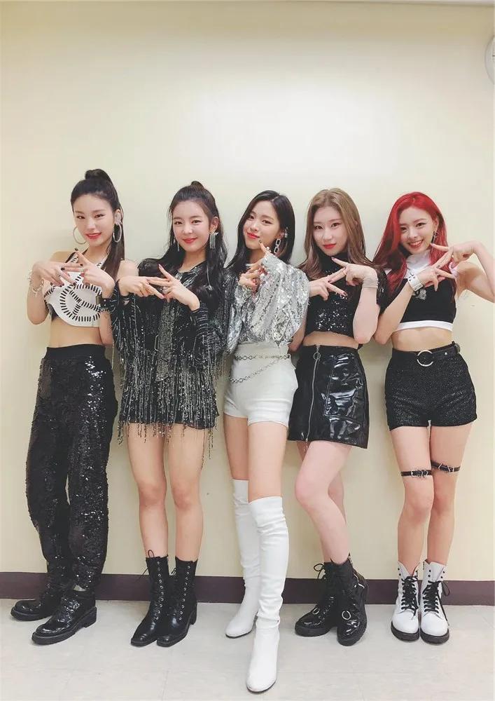 ITZY Kpop постеры корейские певицы глянцевая бумага печать четкое изображение яркий