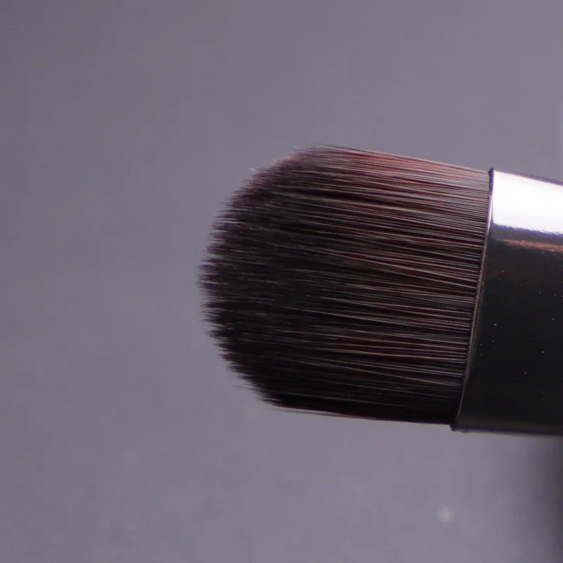 Профессиональная кисть для теней век с деревянной ручкой #228 средней плотности