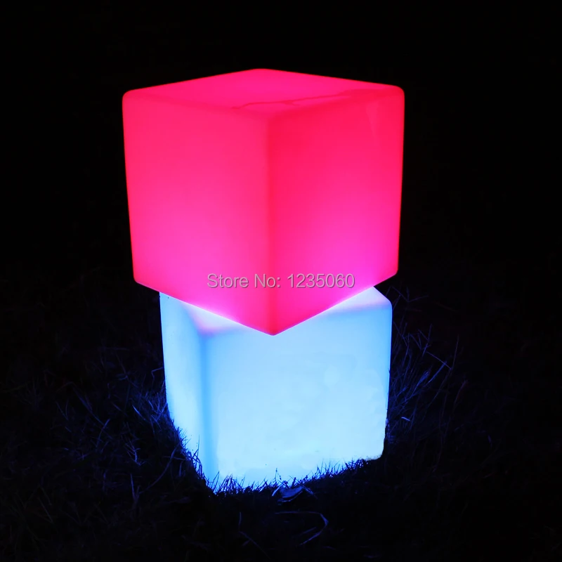 светильник комнатный. светильник куб 50х50. Cube lampa. светильник кубической формы. уличный светящийся куб cube 30 snow white габарит 30см*30см ip68.