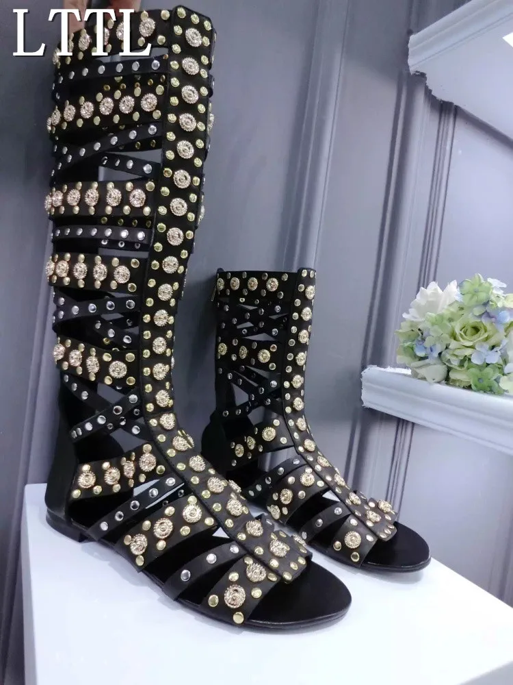 Босоножки женские на плоской подошве с заклепками молнии сзади | Обувь