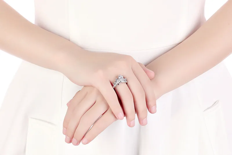 Подлинное высококачественное роскошное кольцо с бантом имитирующее Moissanite