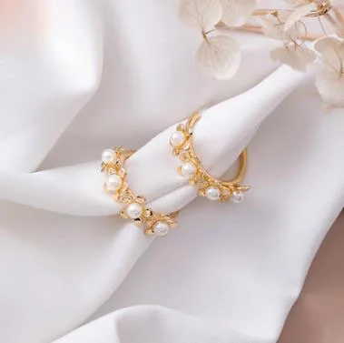korean Elegant flower style high quality pearl CC hoop earrings for women | Украшения и аксессуары