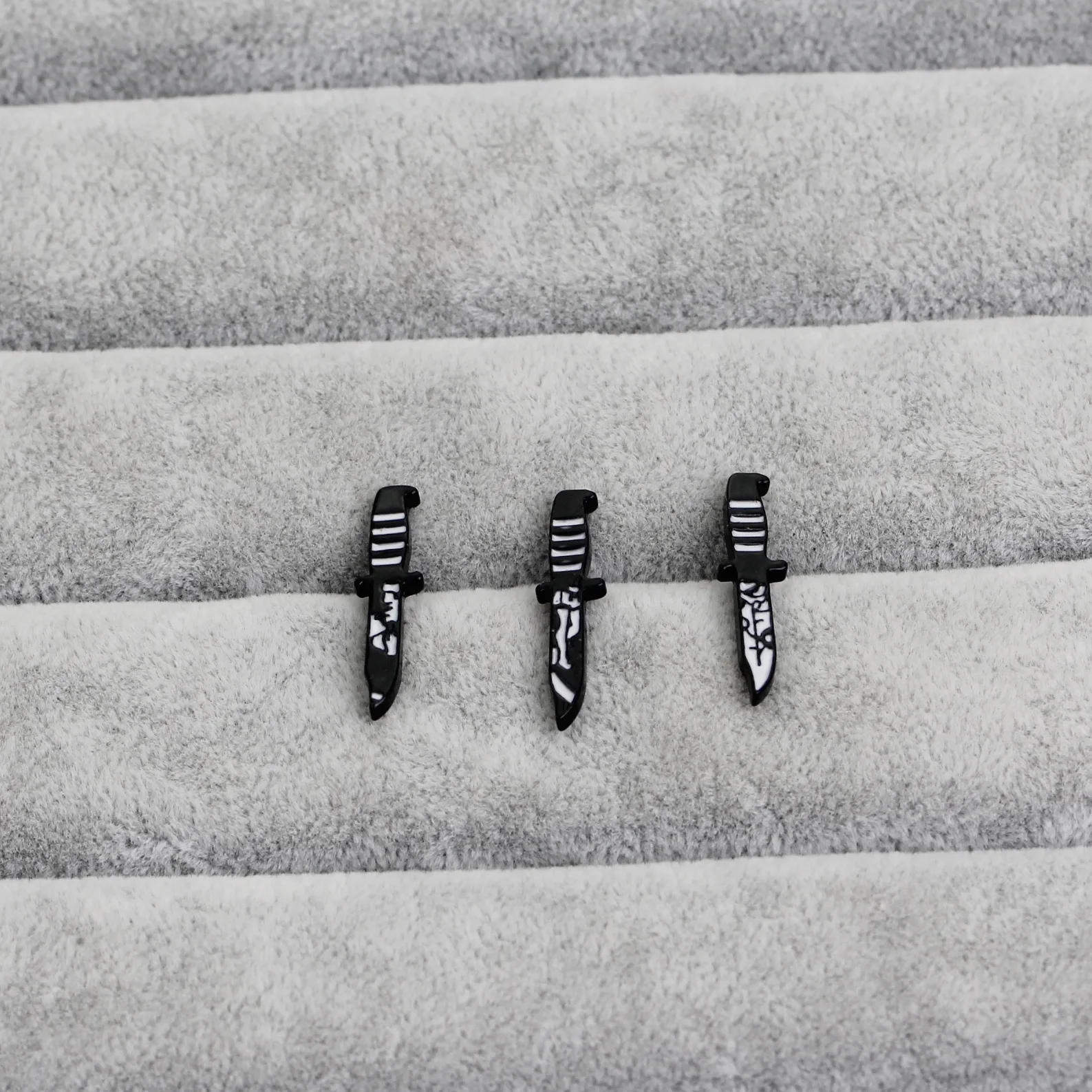 Punk Black Knife Paper Safety Pin Brooch Enamel Cap Backpack Coat Collar Lapel Badges 3pieces/set | Украшения и аксессуары