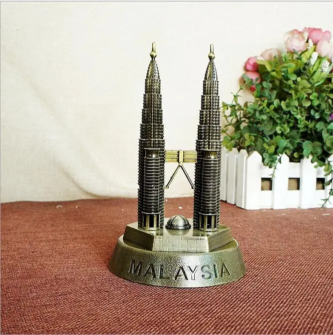 Фото Vintage Bronze Metal Craft New York World Trade Center Building Model Fine Tourist Twin Towers Model Business Gift Home Decor №2