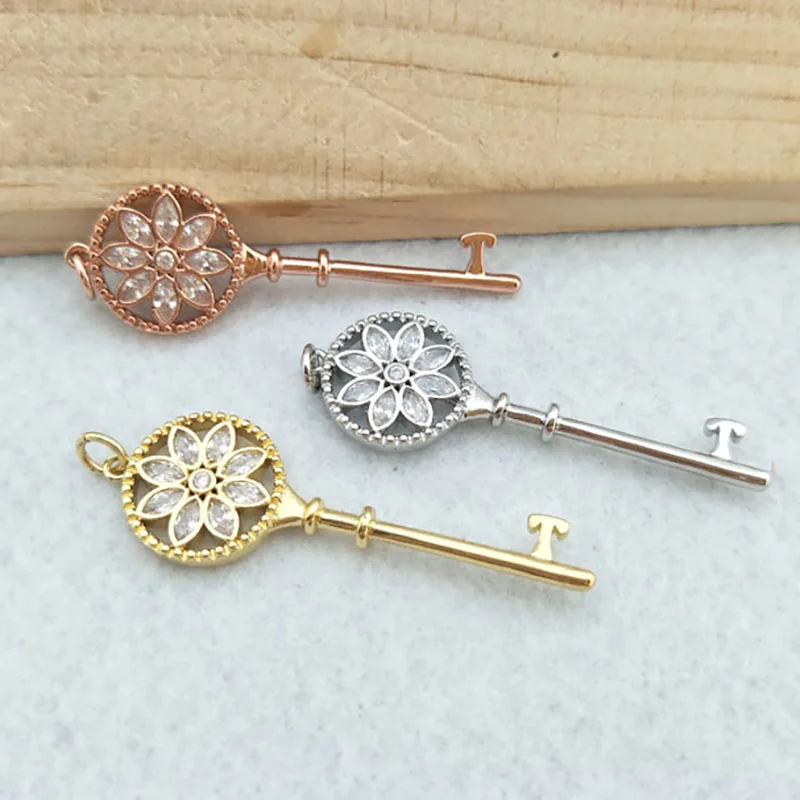 

5 Pieces Tiny CZ crystal key shaped Charm,CZ zircon Stone Micro pave Pendant,Jewelry Finding DIY necklace making PD818