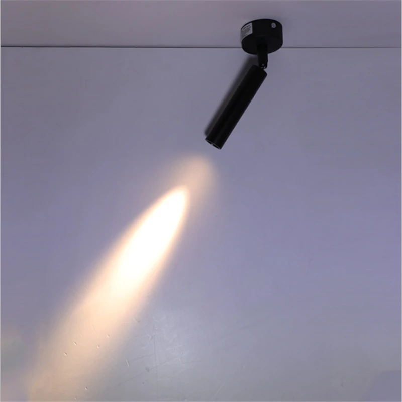 Потолочный светильник с узким лучом и поверхностным креплением поворотный