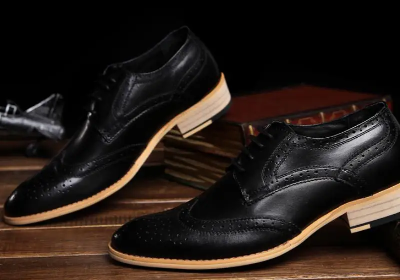 Туфли мужские из натуральной кожи заостренный носок кружево броги Классические