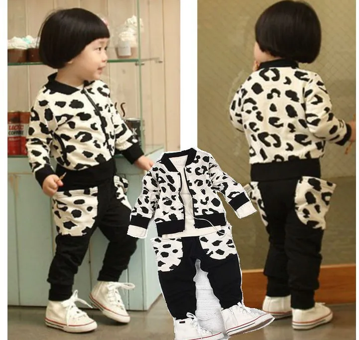 2014 children's clothing new spring-autumn free shipping cartoon cow print casual long-sleeved cotton suits for boys/ girls | Детская