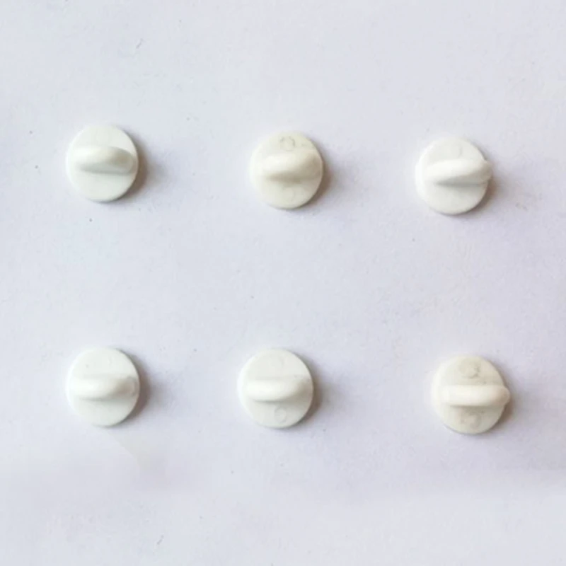 White Pin Back 50 шт./упак. безопасности брошь металлический замок резиновая Красочные шпильки кнопка «назад» застежки пряжки для булавка брошь база ювелирные изделия аксессуары - Цвет: White Pin Back