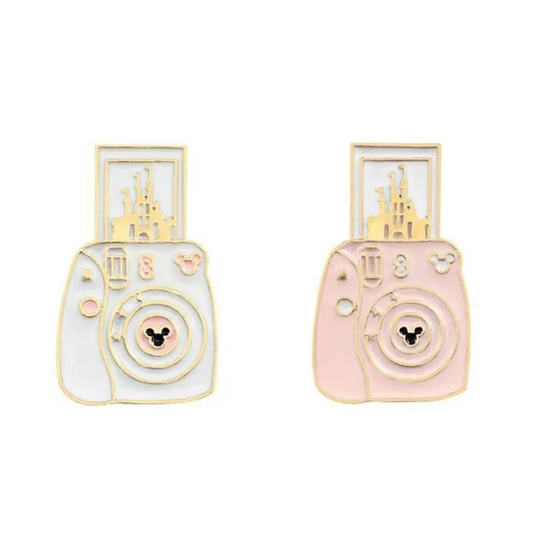 Милая брошь из сплава в форме замка с изображением героев мультфильмов легкая