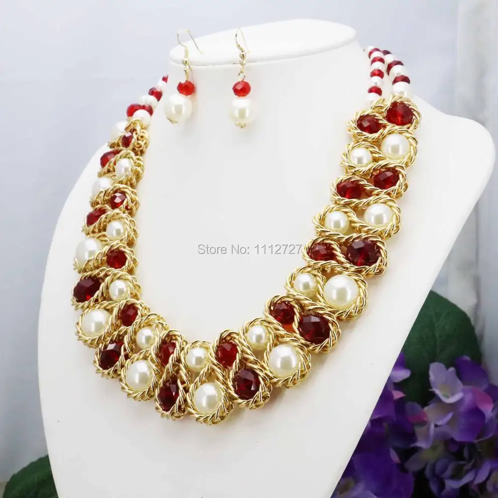 Ожерелье с имитацией белого жемчуга из стекла и хрусталя