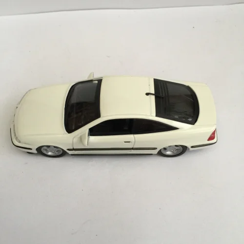 Delprado 1/43 Масштаб Модель автомобиля игрушки 1995 Opel Calibra литой металл модель игрушка