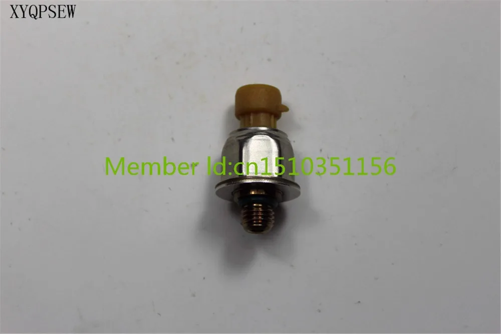 

XYQPSEW For Navistar The fuel rail pressure sensor/3PP6-8/1845536C91/32471030