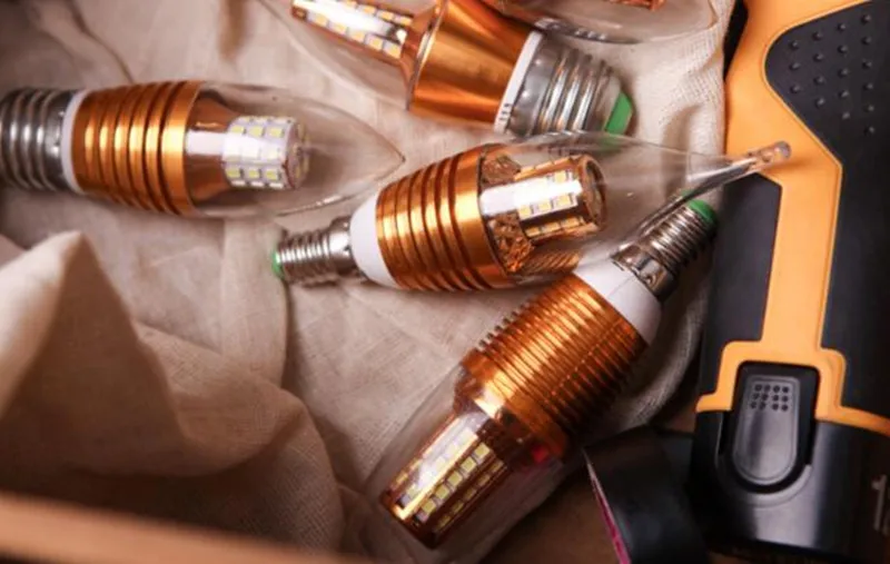 10 шт. Светодиодные Канделябры 2835SMD светодиодные свечи лампы 5 Вт 9 12 эквивалент 220В