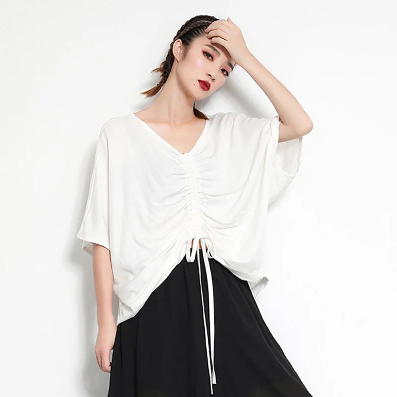 Женская однотонная белая футболка с v-образным вырезом и рукавами летучая мышь