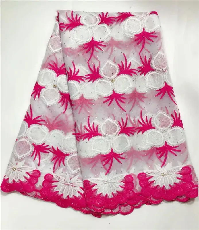 Большой цветочный красный с вышивкой французским кружевом гипюр Африканский