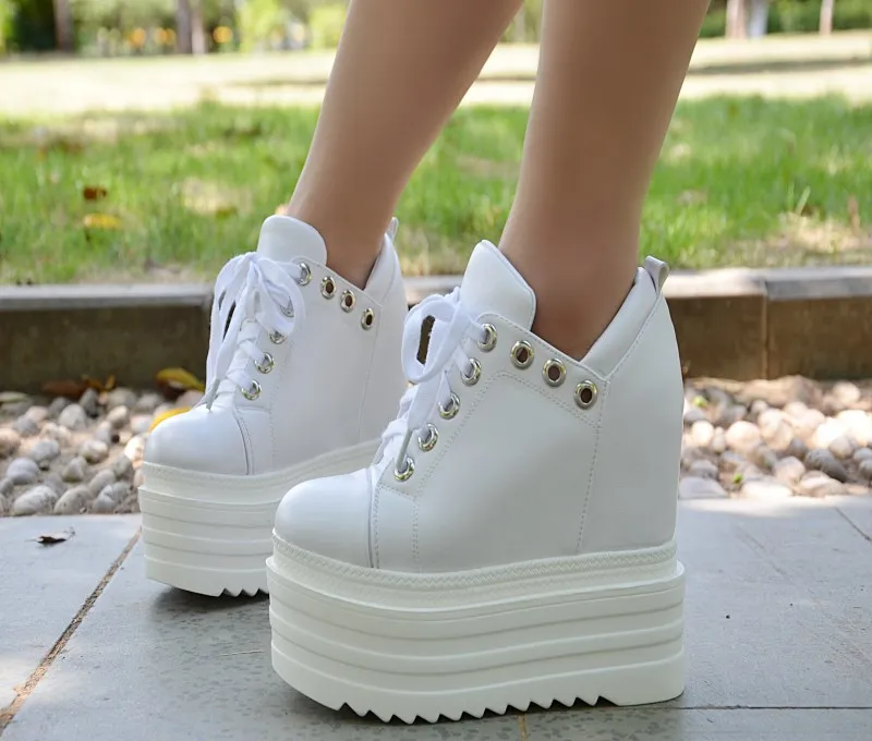 Женская повседневная обувь увеличивающая рост в Корейском стиле на очень