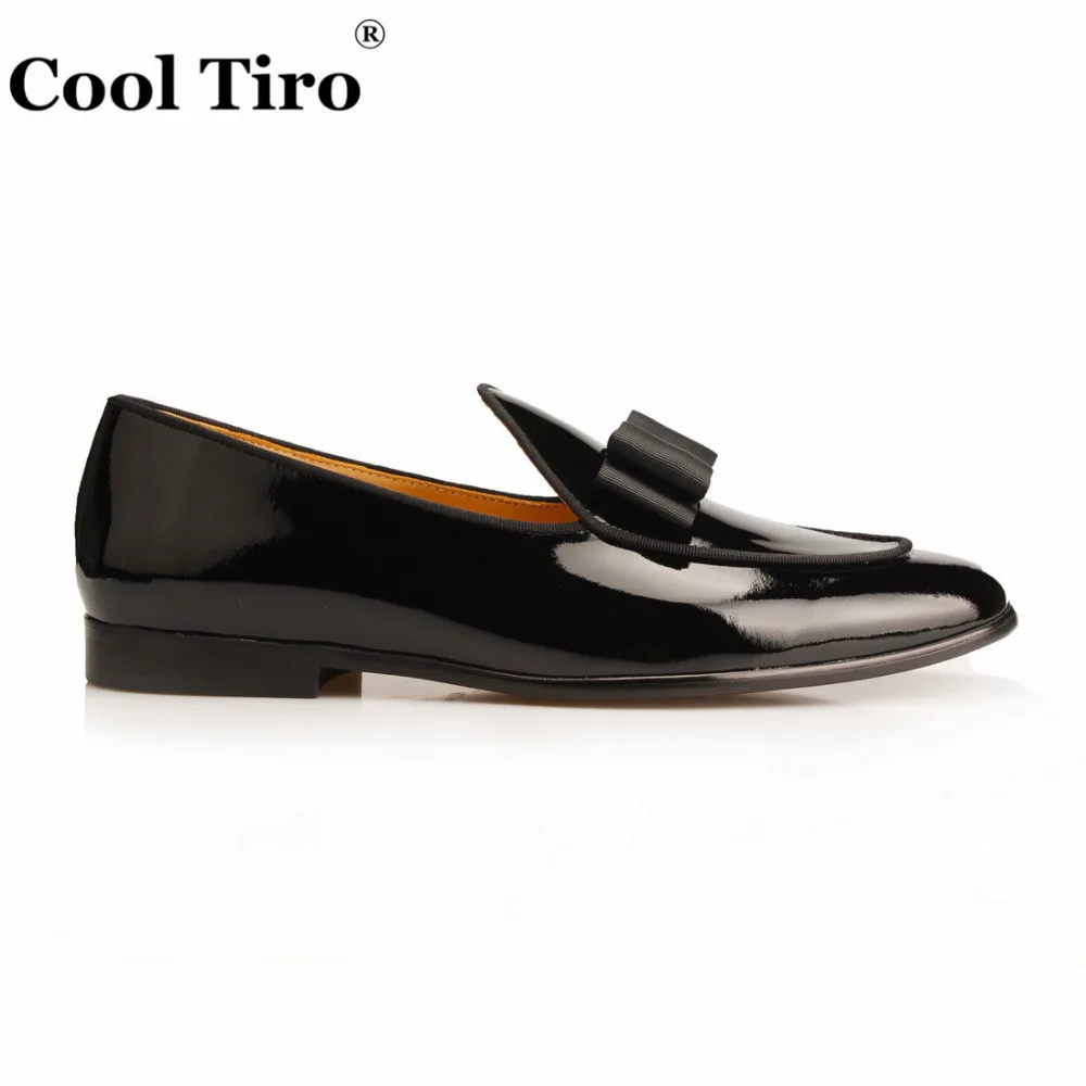 Лоферы мужские из лакированной кожи с бантом на плоской подошве | Обувь