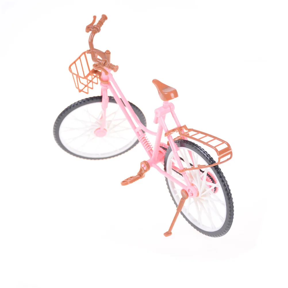 Модный красивый велосипед съемный розовый с коричневой пластиковой корзиной для
