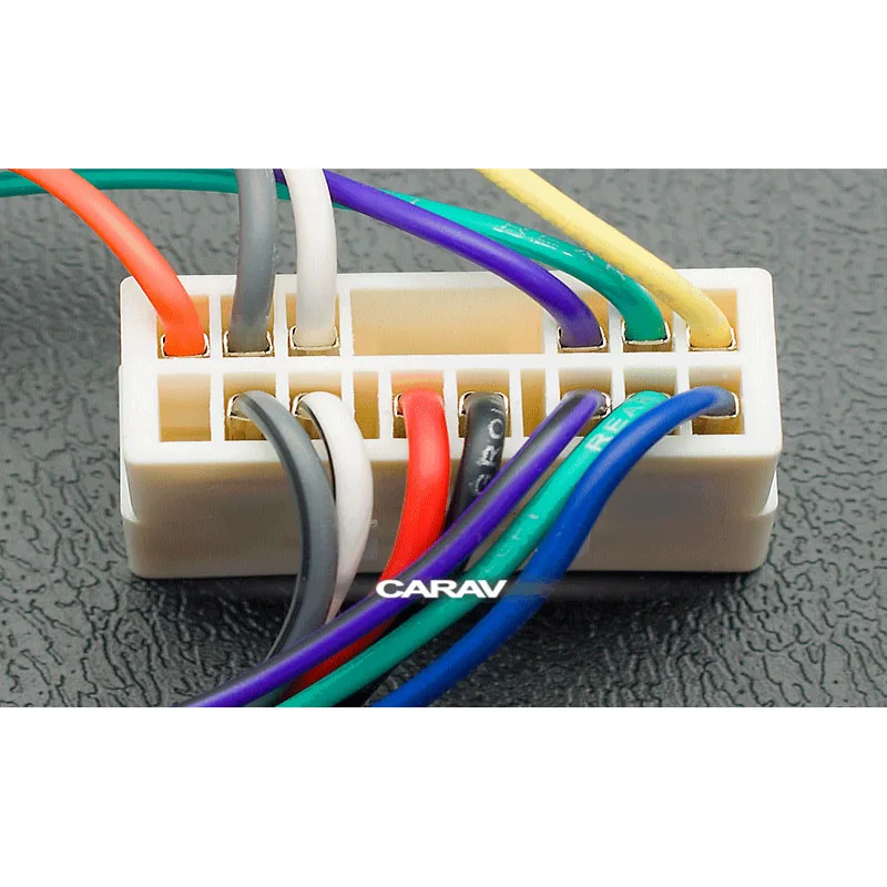 Адаптер для радиоприемника CARAV 12-021 RENAULT trafect 2014 + коннектор жгута проводов