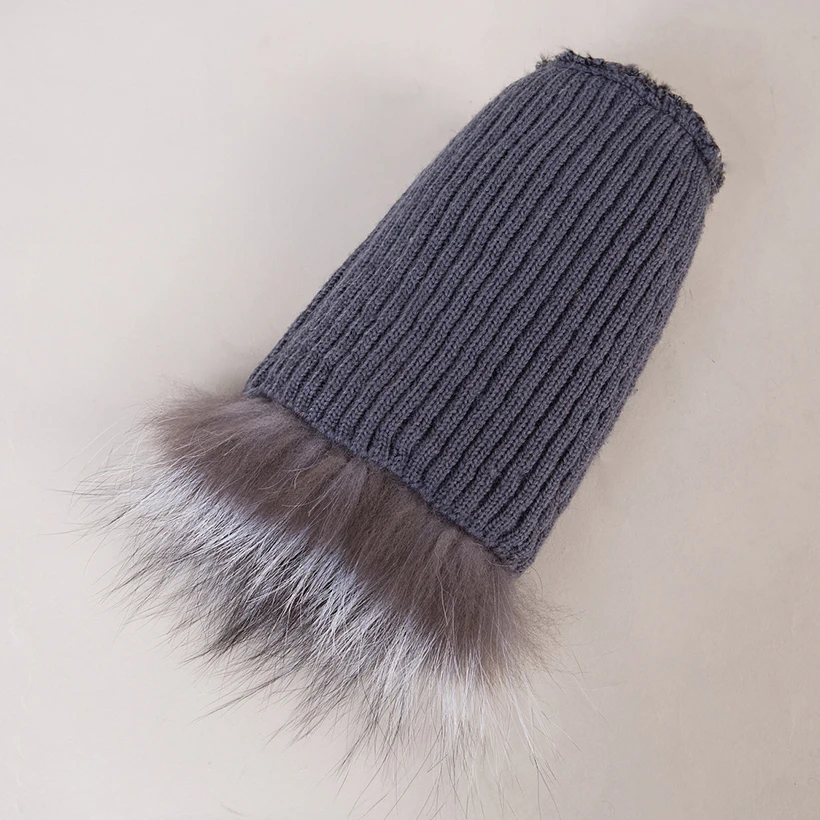Женская шапка зимняя из 100% натурального Лисьего меха с помпоном Меха чернобурки