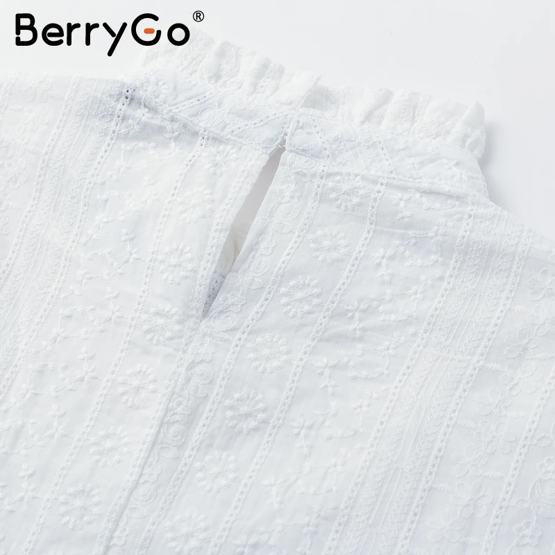 Женская блузка с длинным рукавом BerryGo белая оборками уличная одежда в Корейском