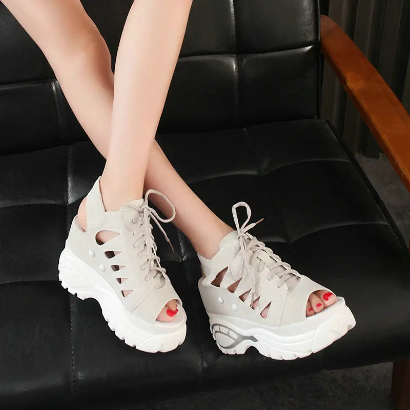 Женские босоножки с открытым носком на танкетке толстой подошвой очень высоком