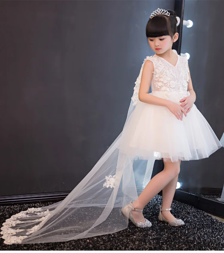Пышное платье принцессы для девочек длинное белое кружевное бальное с блестящей