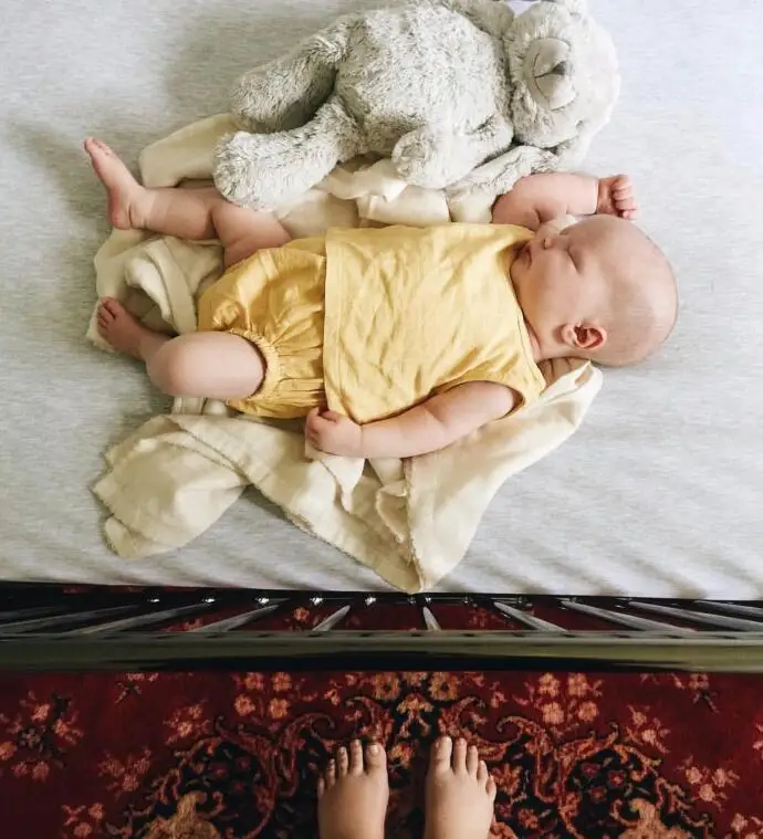 Детская одежда из натурального льна жилет без рукавов + шорты комплект двух