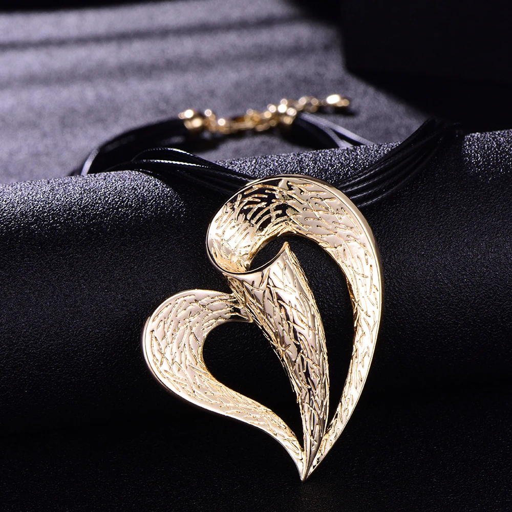 Женское ожерелье с подвеской в виде сердца черная кожаная цепочка Золотое и