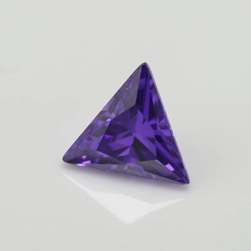 50 шт. 3x3 ~ 10x10mm Треугольники Форма фиолетовый AAAAA свободный циркониевый куб камень