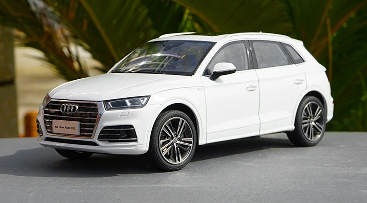 1:18 оригинальная упаковка Q5L SUV модель автомобиля из сплава, высокая модель имитации коллекции, подарочная упаковка
