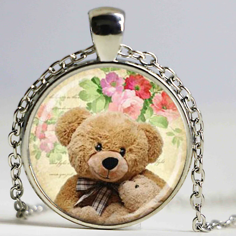 Модное колье с мишкой Тедди держит Маленький Мишка цветочный фон художественная