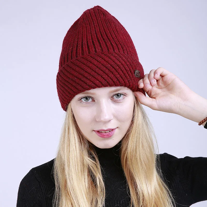 Женских Skullies шапочки Шапки зима теплая Шапки модные меховые шапки Рик и Морти известный бренд Элитный бренд кашемировый плед Лыжная маска - Цвет: RED