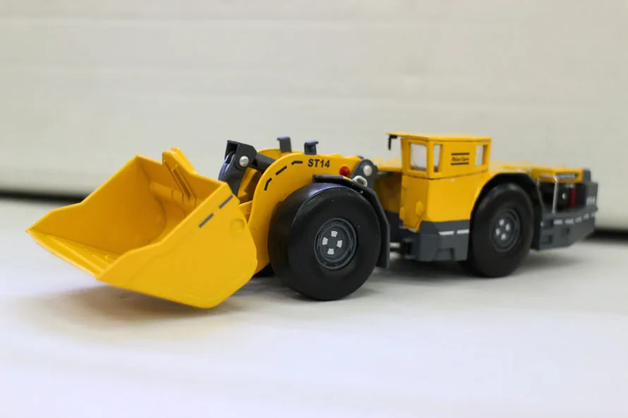 

Сплав модель 1:50 Atlas Copco Scooptram ST14 туннельный погрузчик инженерное оборудование литье под давлением игрушечная модель для украшения коллекции